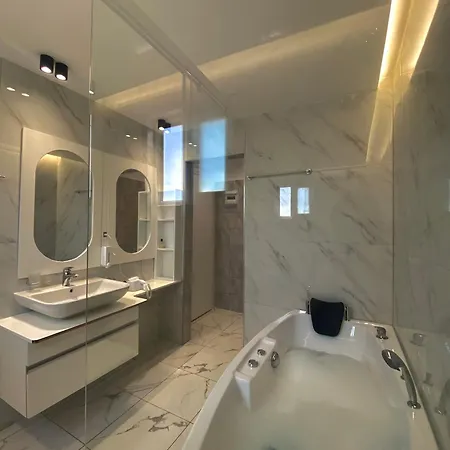 מלון Napolon Complex צ'פרו