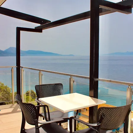 Napolon Complex 3* Qeparo