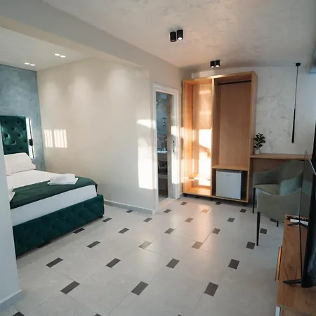 Napolon Complex 3* Qeparo