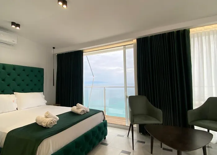 Napolon Complex 3* Qeparo