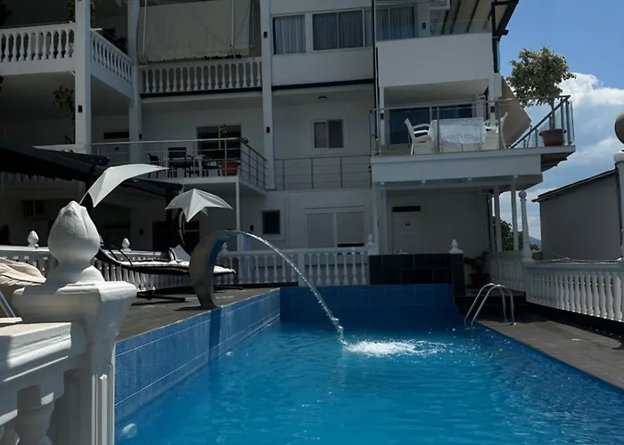 Napolon Complex Hotel Qeparo