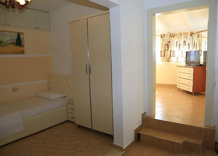 Hotel Napolon Complex Qeparo