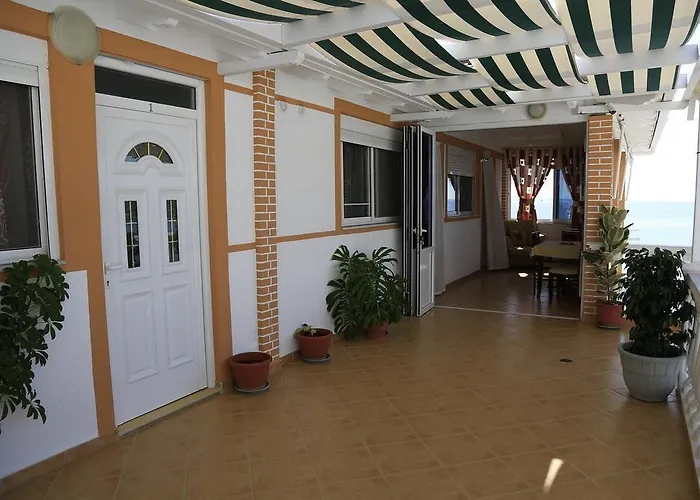 Napolon Complex Otel Qeparo